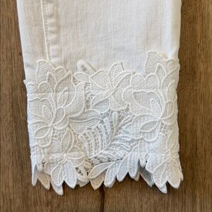 Ann Taylor White Cropped Jeans with Lace Hem